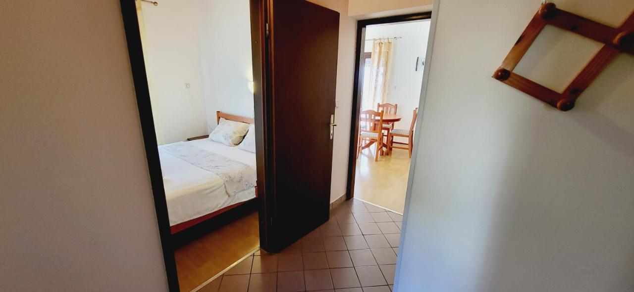 Apartments Italo By El-Pi Tours Njivice Exterior foto